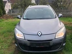 Grau Gebraucht 2010 Renault Mégane GrandTour Kombi | 3.599 € (Fairer Preis)