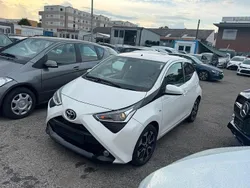 Weiß Gebraucht 2020 Toyota Aygo X-play Kleinwagen | 8.400 € (Fairer Preis)