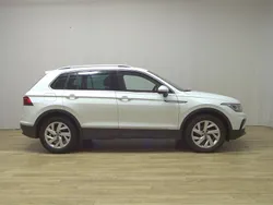 Weiss Gebraucht 2021 VW Tiguan Elegance SUV | 24.280 € (Fairer Preis)