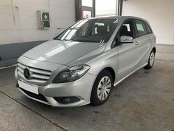 Silber Gebraucht 2012 Mercedes B180 Van / Kleinbus | 4.200 €