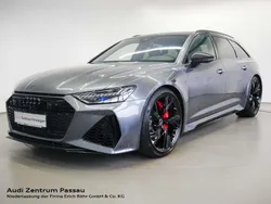 Grau Gebraucht 2023 Audi RS6 Performance Kombi | 121.490 €