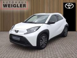 Weiß Gebraucht 2024 Toyota Aygo X-play Kleinwagen | 15.490 € (Fairer Preis)