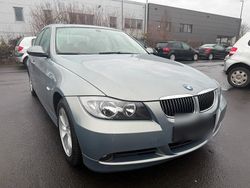 Blau Gebraucht 2006 BMW 325 Limousine | 9.900 €