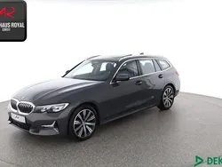 Grau Gebraucht 2021 BMW 320 Luxury Line Kombi | 25.380 € (Guter Preis)