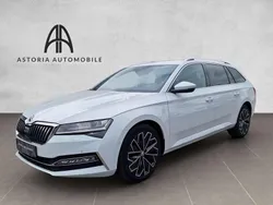 Weiß Gebraucht 2022 Skoda Superb LAURIN & KLEMENT Kombi | 31.490 € (Fairer Preis)