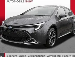Shimmering silver metallic Neu 2024 Toyota Corolla Team Kombi | 31.789 € (Guter Preis)
