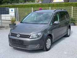 Grau Gebraucht 2011 VW Touran Comfortline Van / Kleinbus | 4.290 € (Fairer Preis)