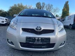 Silky gold Gebraucht 2011 Toyota Yaris Life Kleinwagen | 5.550 € (Fairer Preis)