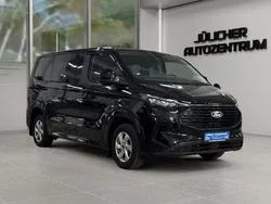 Schwarz Gebraucht 2024 Ford Tourneo Custom Trend Van / Kleinbus | 41.490 € (Teuer)