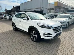 Weiß Gebraucht 2016 Hyundai Tucson Premium SUV | 16.899 € (Fairer Preis)