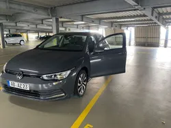 Grau Gebraucht 2022 VW Golf VIII Active Limousine | 21.900 € (Fairer Preis)