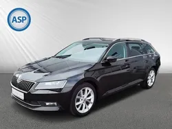 Schwarz metallic Gebraucht 2017 Skoda Superb Style Kombi | 19.890 € (Etwas zu teuer)