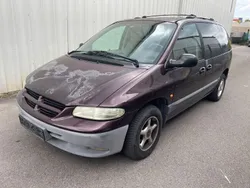 Violet Gebraucht 1996 Chrysler Voyager Van / Kleinbus | 990 €