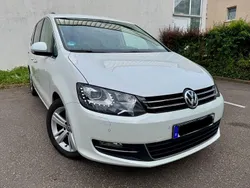 Weiß Gebraucht 2016 VW Sharan Highline Van / Kleinbus | 23.390 € (Etwas zu teuer)