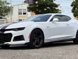 Weiß Gebraucht 2021 Chevrolet Camaro Coupé | 35.480 € (Superpreis)