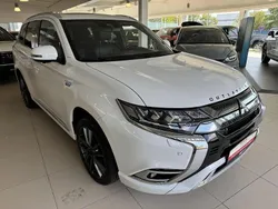 Weiß Gebraucht 2020 Mitsubishi Outlander P-HEV Top SUV | 22.890 € (Fairer Preis)
