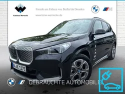 Black sapphire metallic Gebraucht 2025 BMW iX1 xLine SUV | 58.790 €