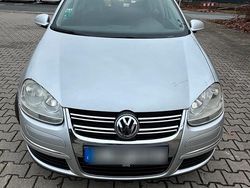 Silber Gebraucht 2008 VW Golf V Kombi | 2.050 €