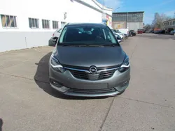 Grau Gebraucht 2019 Opel Zafira Tourer Innovation Van / Kleinbus | 11.000 € (Fairer Preis)