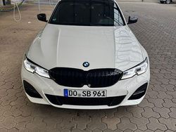 Weiß Gebraucht 2020 BMW 330 Shadowline Limousine | 42.000 €