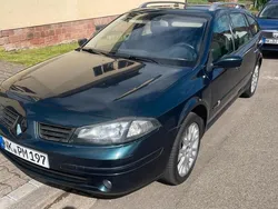 Grün Gebraucht 2005 Renault Laguna II Kombi | 1.500 €