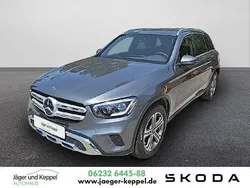 Grau Gebraucht 2020 Mercedes GLC200 SUV | 32.900 € (Guter Preis)