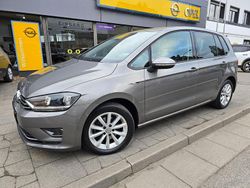 Grau Gebraucht 2015 VW Golf Sportsvan LOUNGE Van / Kleinbus | 13.300 € (Fairer Preis)