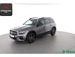 Grau (metallic) Gebraucht 2024 Mercedes GLB200 AMG SUV | 43.679 € (Fairer Preis)