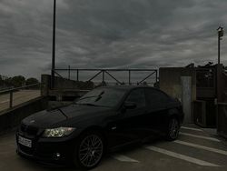 Schwarz Gebraucht 2011 BMW 320 Limousine | 12.000 €