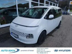Weiß (creamy white) Gebraucht 2024 Hyundai Staria Trend Van | 46.490 € (Superpreis)