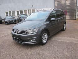 Grau Gebraucht 2017 VW Touran Comfortline Van / Kleinbus | 14.490 € (Fairer Preis)