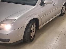 Silber Gebraucht 2005 Opel Vectra GTS Limousine | 300 €