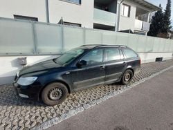 Schwarz Gebraucht 2012 Skoda Octavia Family Kombi | 2.500 € (Guter Preis)