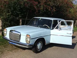 Blau Gebraucht 1972 Mercedes 200/8 Limousine | 23.500 €