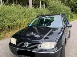 Schwarz Gebraucht 2002 VW Bora Limousine | 750 € (Fairer Preis)