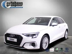 Weiss / ibisweiss Gebraucht 2024 Audi A3 Sportback Advanced Limousine | 32.876 € (Etwas zu teuer)