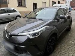 Grau Gebraucht 2017 Toyota C-HR Lounge SUV | 14.500 € (Fairer Preis)