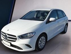 Weiß Gebraucht 2021 Mercedes B180 Van / Kleinbus | 21.952 € (Guter Preis)