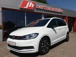 Pure white Gebraucht 2019 VW Touran IQ Drive Van / Kleinbus | 22.800 € (Fairer Preis)