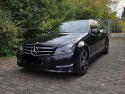 Schwarz Gebraucht 2014 Mercedes C220 Limousine | 11.000 €