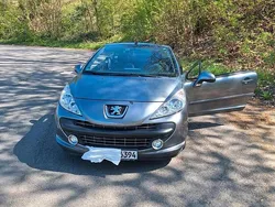 Grau Gebraucht 2006 Peugeot 207 CC Cabrio | 5.222 €