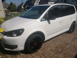 Weiß Gebraucht 2012 VW Touran Match Van / Kleinbus | 5.200 € (Fairer Preis)