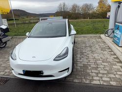 Weiß Gebraucht 2024 Tesla Model Y Long Range RWD SUV | 40.999 € (Teuer)