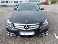 Schwarz Gebraucht 2011 Mercedes C180 Avantgarde Limousine | 8.000 €