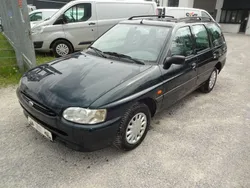 Grün Gebraucht 1996 Ford Escort Kombi | 990 € (Fairer Preis)