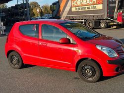 Rot Gebraucht 2011 Nissan Pixo Kleinwagen | 4.500 € (Fairer Preis)