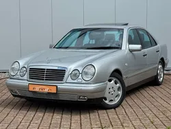 Silber Gebraucht 1998 Mercedes E240 Avantgarde Limousine | 5.880 €
