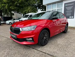 Rot Gebraucht 2022 Skoda Fabia Style Kleinwagen | 14.890 €