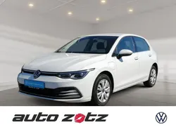 Weiß Gebraucht 2022 VW Golf VIII Style Limousine | 26.980 € (Fairer Preis)