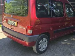 Rot Gebraucht 2006 Citroën Berlingo Van / Kleinbus | 2.498 € (Fairer Preis)